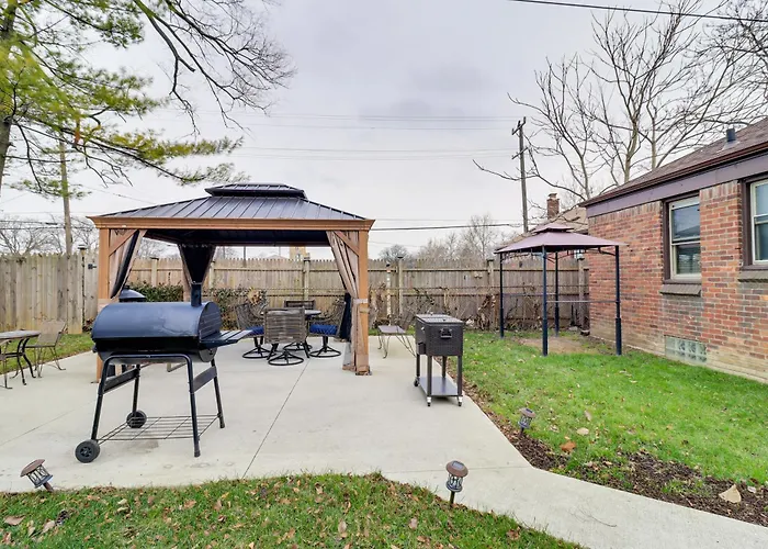 Family-Friendly Detroit Home 12 Mi To Downtown!